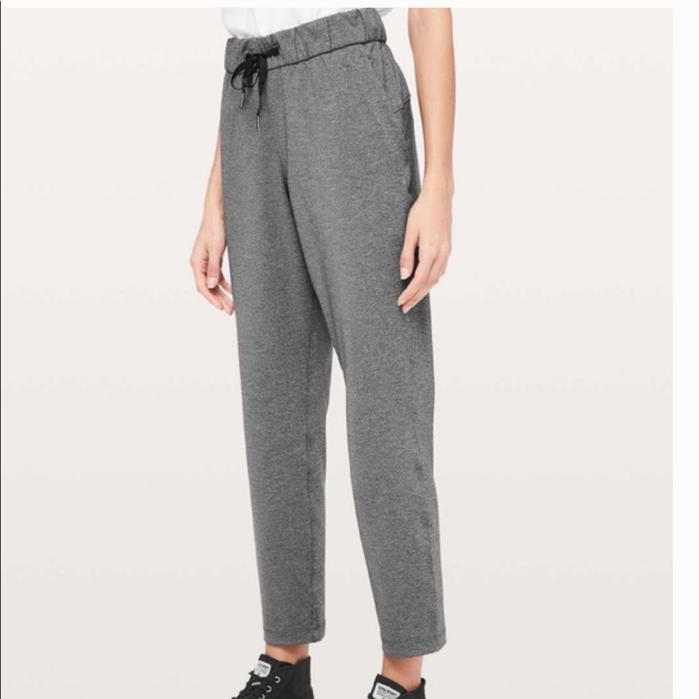 Lululemon Women’s On The Fly Pant *28" inseam Heathered Black size 8